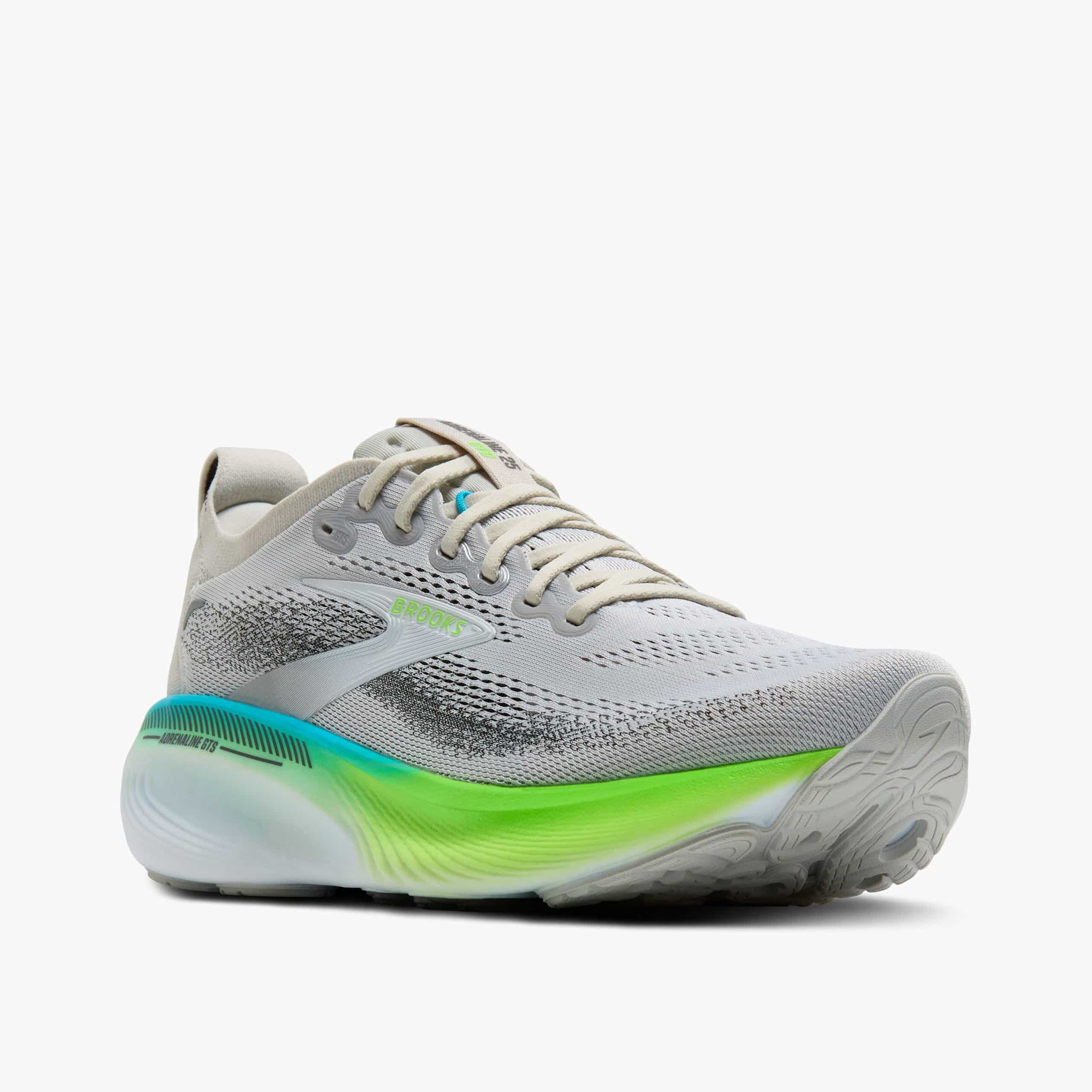Brooks dévoile l’Adrenaline GTS 25, nouvelle version de son modèle iconique alliant amorti DNA LOFT v3, stabilité GuideRails® et confort revisité. Une chaussure fiable et polyvalente pour les footings du quotidien et les longues sorties. Disponible dès le 1er décembre, 160 €.
