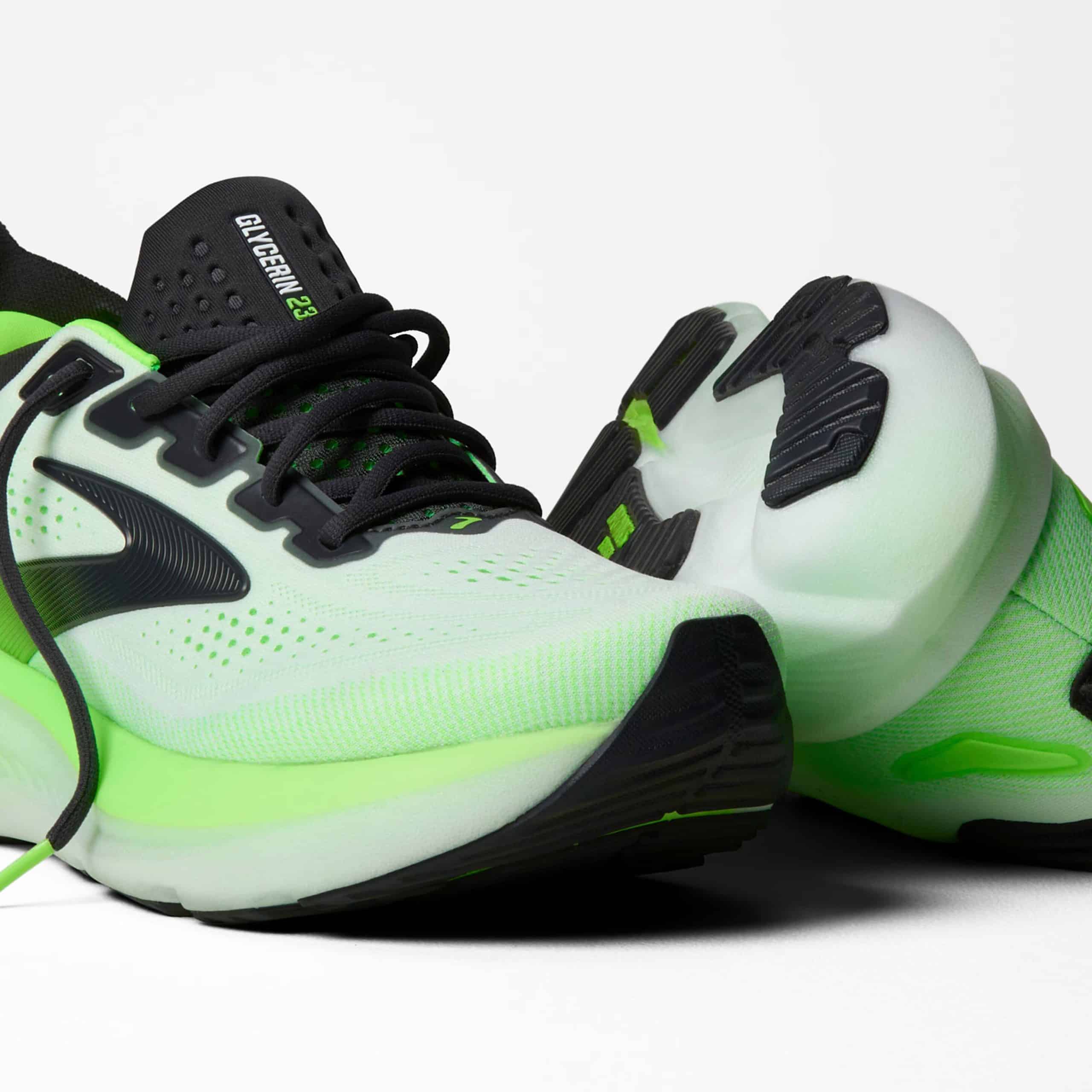 Brooks dévoile les Glycerin 23 et Glycerin GTS 23, deux chaussures de running confort premium pensées pour courir longtemps. Nouvelle mousse DNA Tuned, version neutre ou avec soutien GuideRails, pour aider chaque coureur à bouger au quotidien.