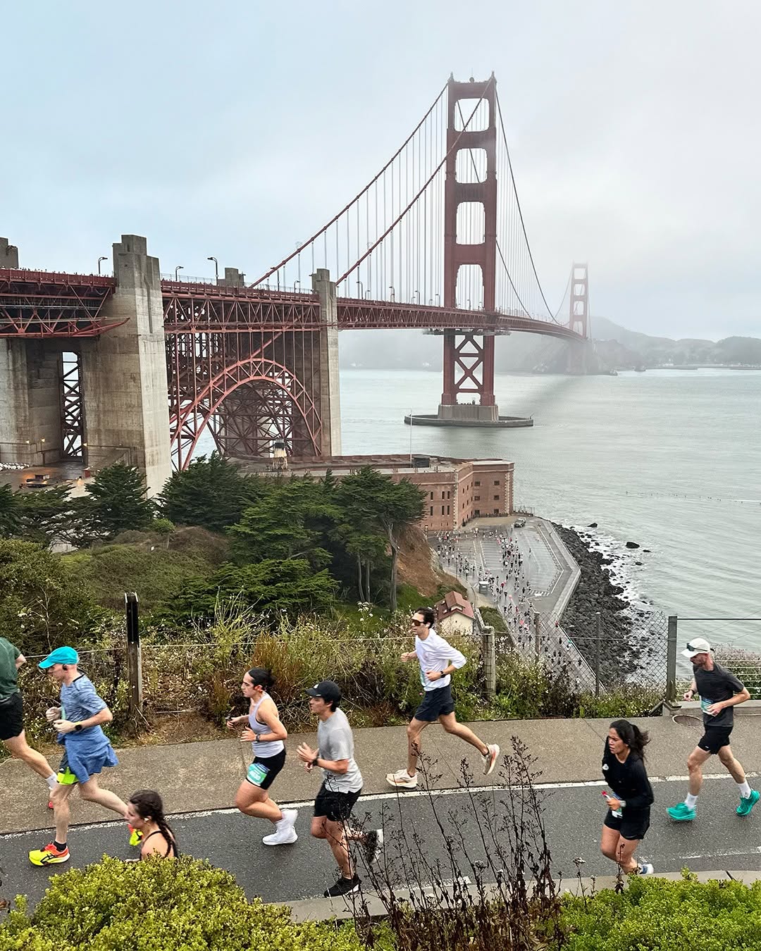 For nearly five decades, the San Francisco Marathon has challenged and inspired runners from around the world. In its 48th edition, the event welcomed a record 33,000 participants, from first-timers to elite athletes, on a breathtaking 26.2-mile USATF-certified course that runs across the Golden Gate Bridge, through Golden Gate Park, and past some of the city’s most iconic landmarks. With multiple race options—including two half marathons, a 10K, a 5K, and even an ultramarathon—the event, directed by Lauri Abrahamson, continues to evolve, blending tradition, community spirit, and a uniquely San Francisco experience.