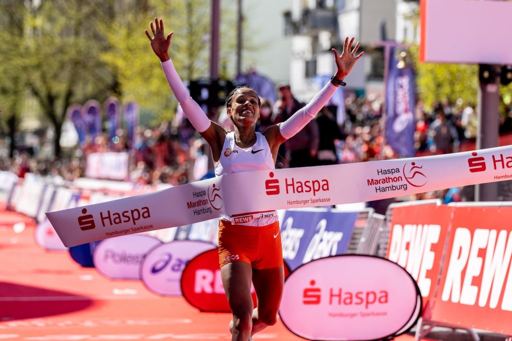 Découvrez comment s’inscrire au marathon de Hambourg : dates d’ouverture, modes d’inscription, prix du dossard, transfert officiel et conseils pratiques pour courir l’un des marathons les plus rapides d’Europe.