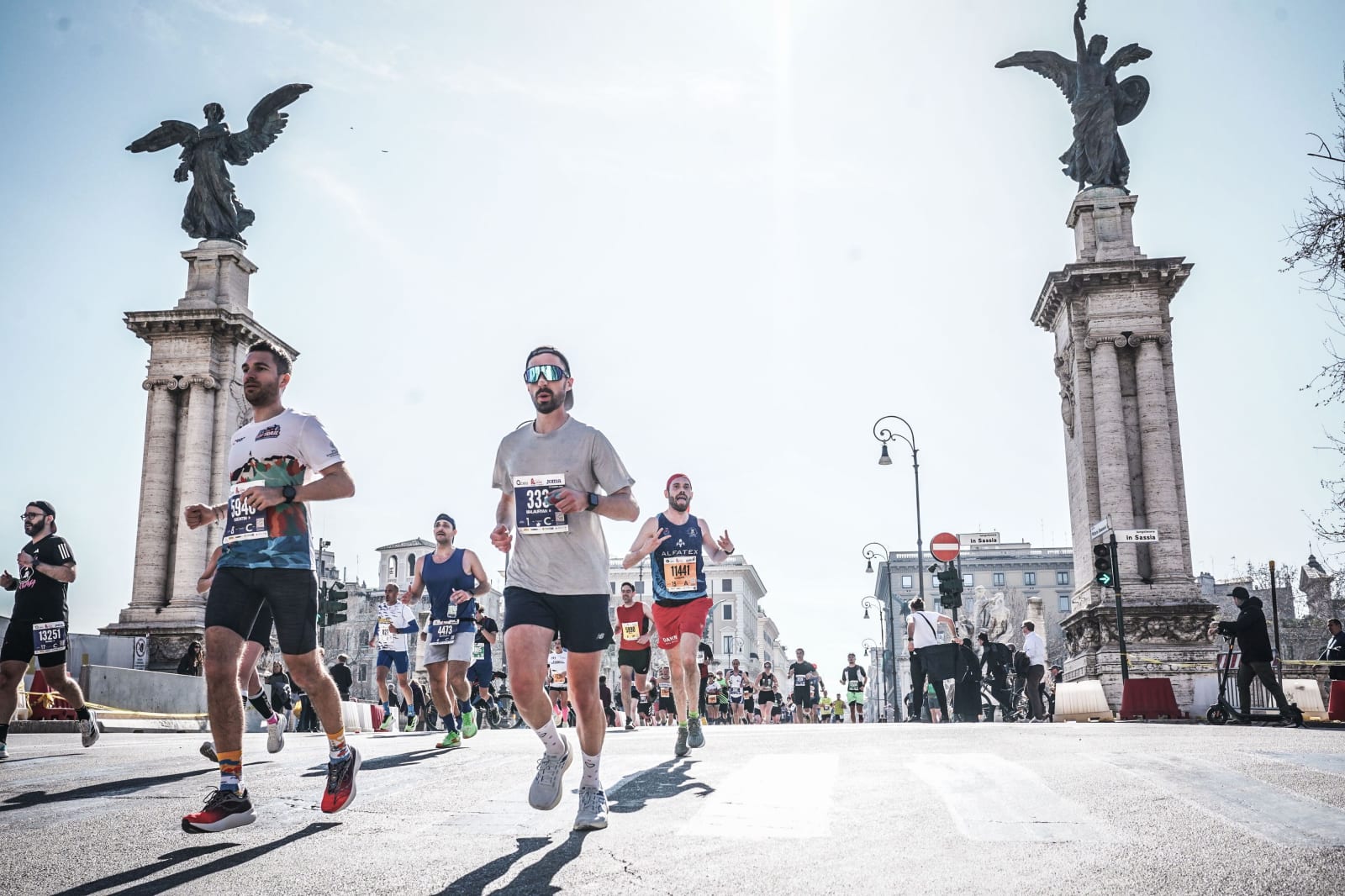 Découvrez si les pavés romains rendent vraiment le Marathon de Rome difficile. On vous dit tout sur le parcours de cette course mythique.
