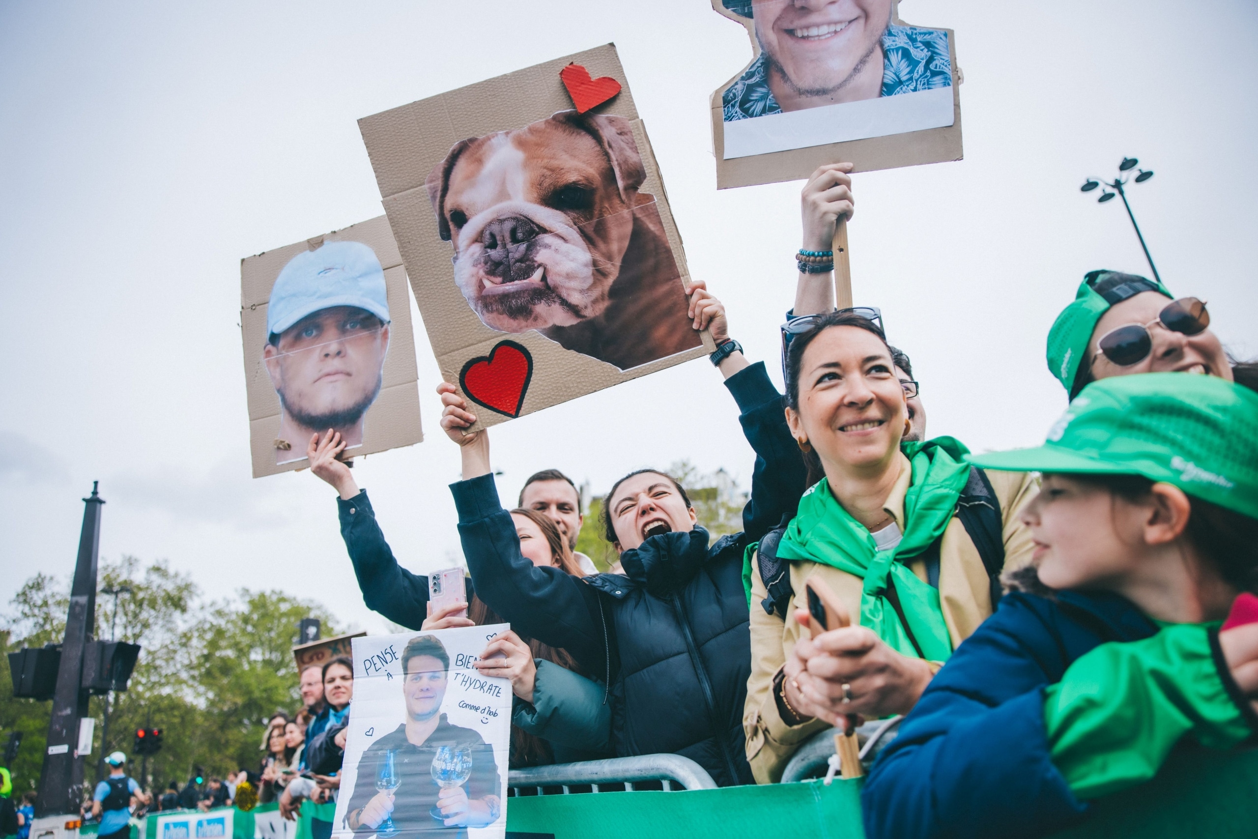 Marathon de Paris 2026 : 57 464 finishers, 49{929902e1ae24fbd41363c9a1c32dfbb627114431c099f6444c46d2492cf1e17f} de primo-marathoniens, record féminin... retrouvez tous les chiffres clés d’une édition spectaculaire au cœur de la capitale.