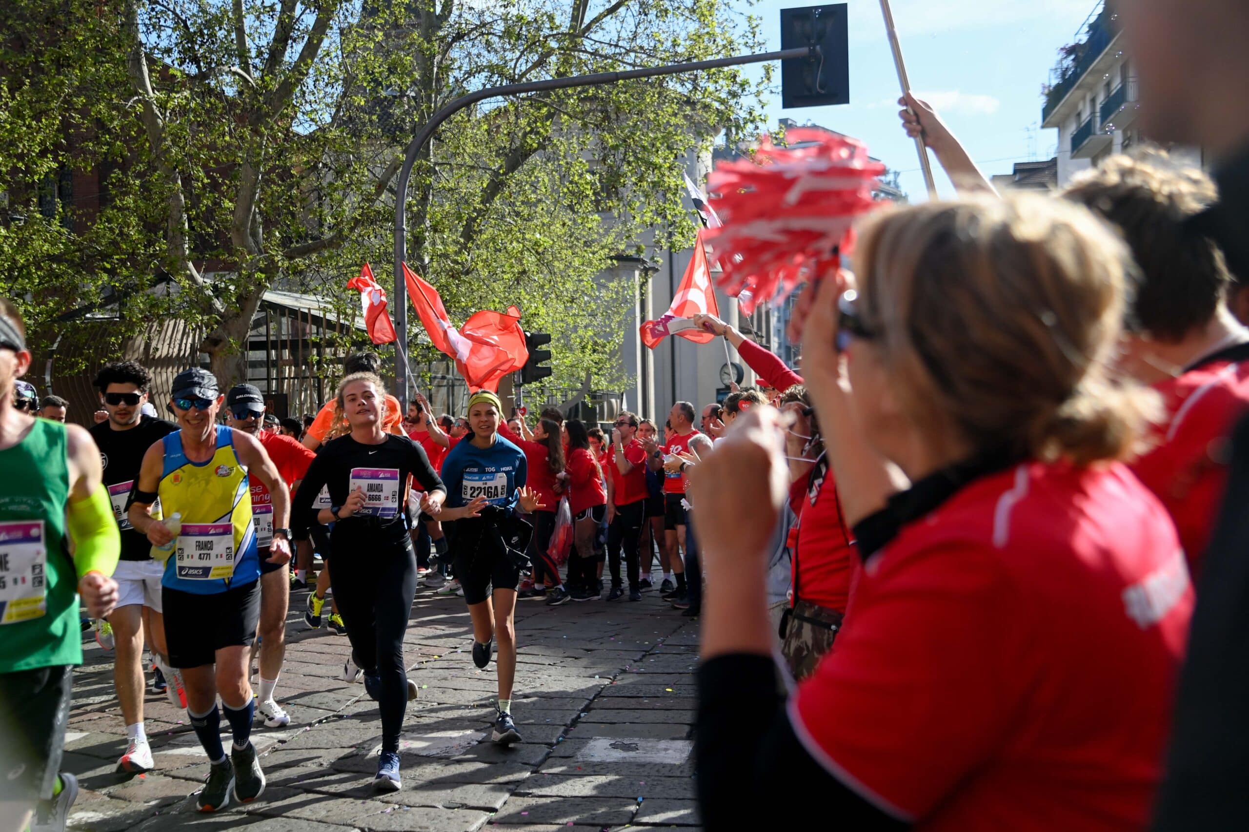 Comment s'inscrire au Marathon de Milan ? Prix du dossard, Runcard, inscriptions, parcours et conseils pour participer à l’un des marathons les plus rapides et populaires d’Italie.