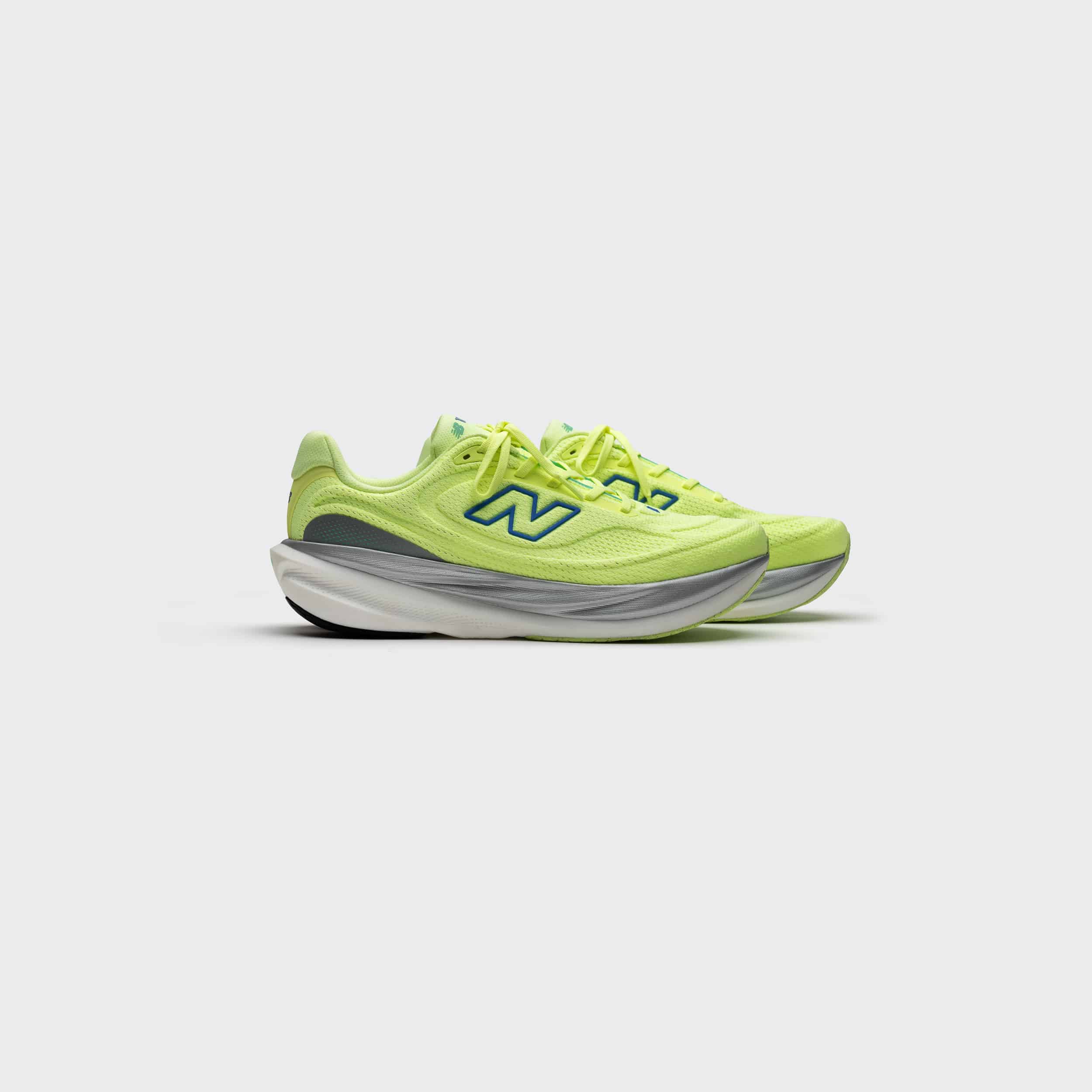 Découvrez la nouvelle chaussure de running New Balance 1080v15 : mousse Infinion Foam, tige repensée et confort premium pour le quotidien.