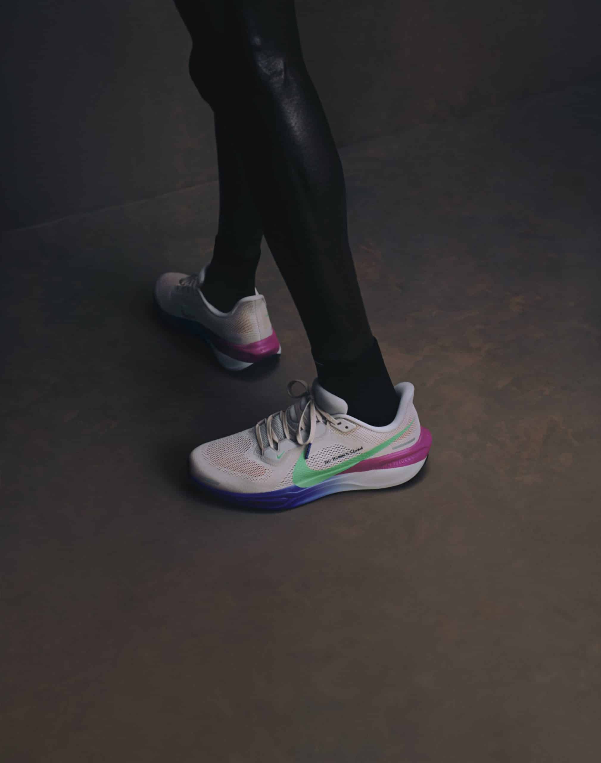Nike dévoile la nouvelle collection Eliud Kipchoge : quatre modèles iconiques et une philosophie centrée sur le collectif, la transmission et la performance.