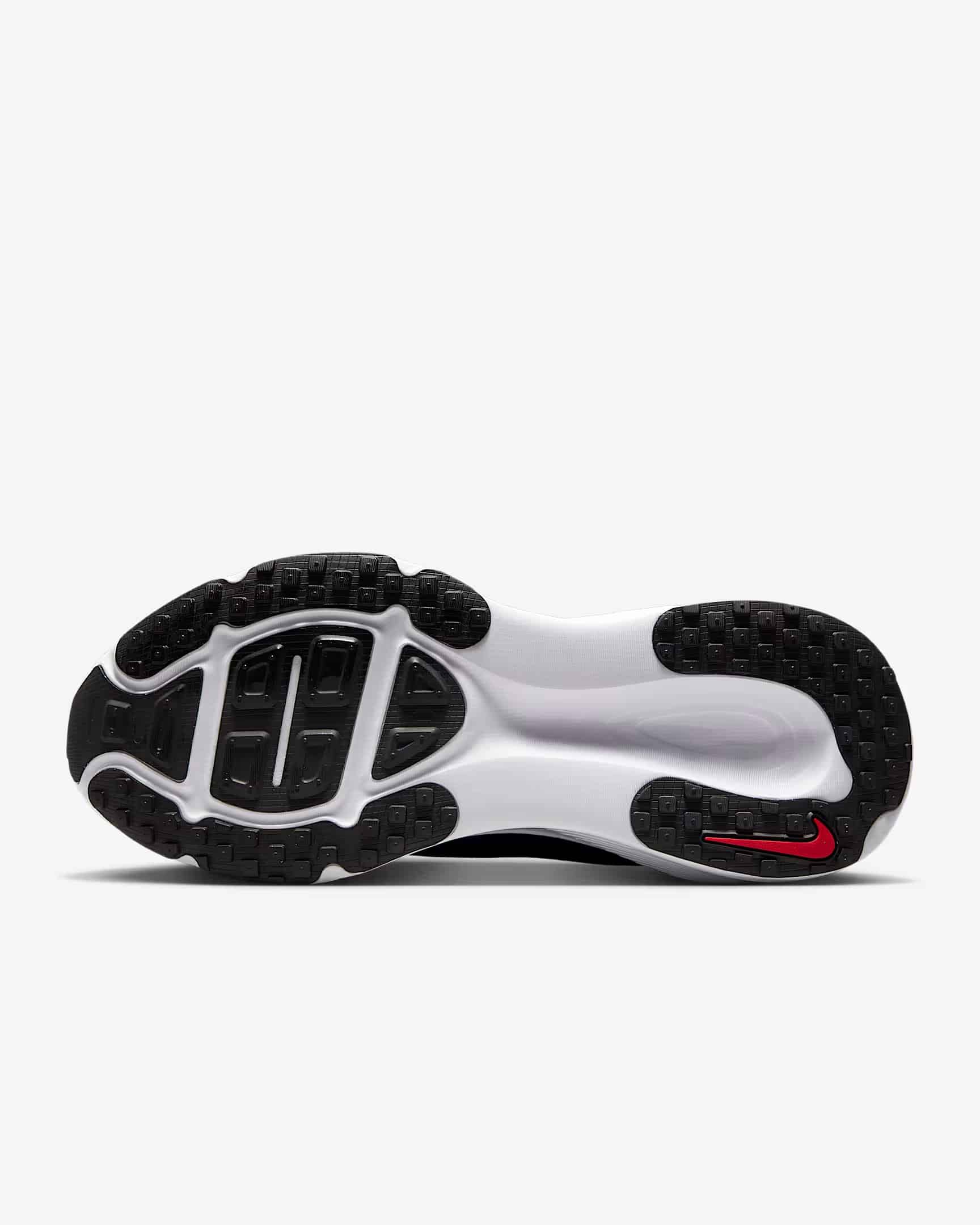 À deux semaines du départ de la 47e édition du Marathon de Chicago, Nike dévoile enfin la collection officielle de la course. Comme pour les autres Majors, cette capsule est très attendue des participants, qui y trouvent à la fois des pièces techniques inédites et, surtout, de véritables symboles de leur accomplissement. Plus qu’une ligne de vêtements de running, c’est un hommage à Chicago, à son identité et à sa culture, avec en toile de fond son métro aérien qui traverse le Loop, cœur vibrant du centre-ville.