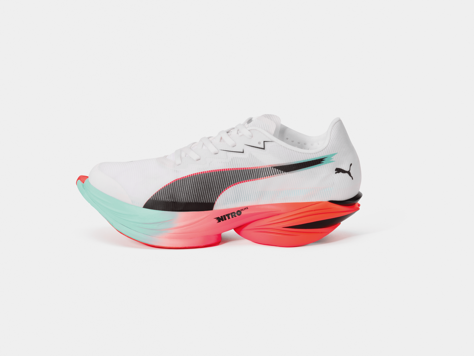 PUMA relance Project3 en 2026 et soutient les coureurs amateurs sub-élites avec un accompagnement digne des pros : Fast-R 3 et récompense en cash en cas de performance. Une initiative unique qui bouscule la culture running et valorise les runners passionnés.