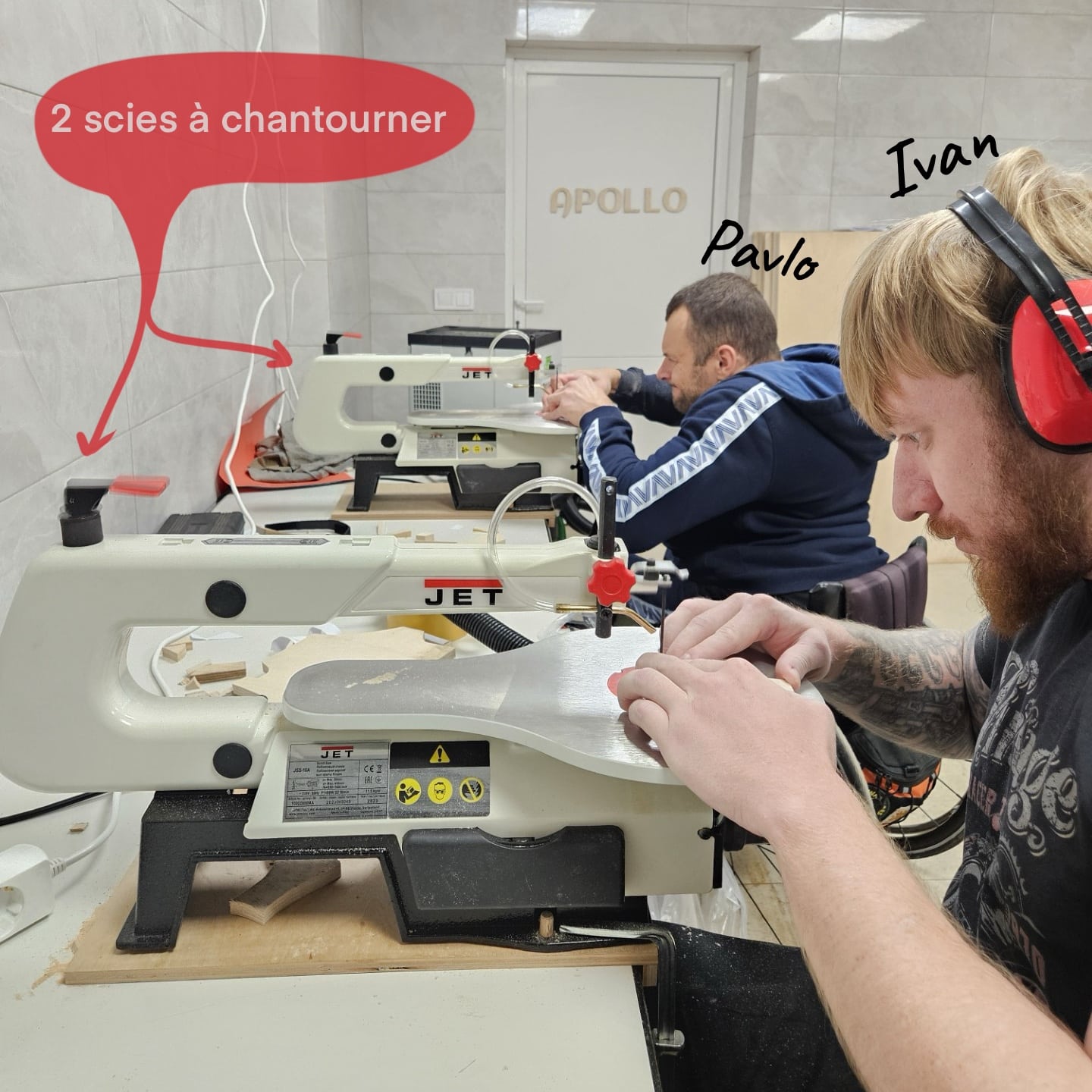 Sept fauteuils en bois, un marathon : le projet de Paul de Livron