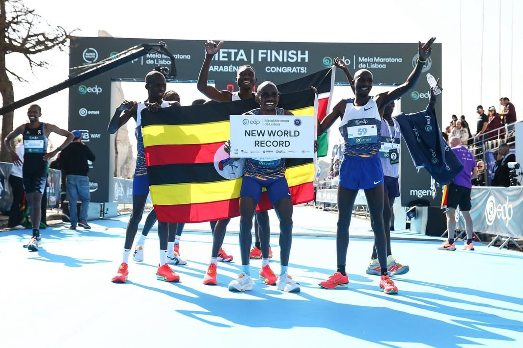 En 57’20, l’Ougandais Jacob Kiplimo triomphe au Semi-marathon de Lisbonne et réalise un nouveau record du monde.