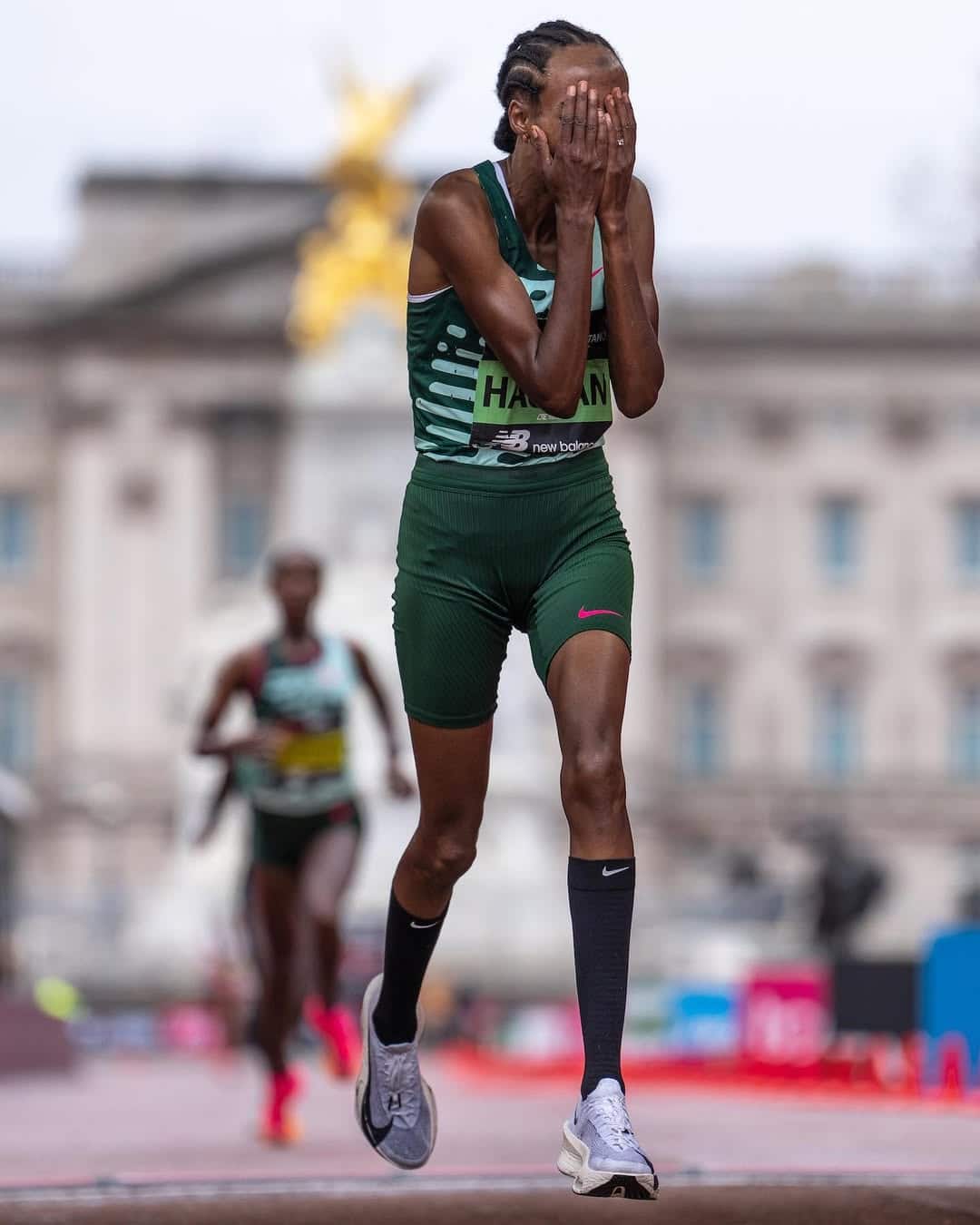 Le Marathon de Sydney 2025 s’annonce historique. Sifan Hassan et Eliud Kipchoge fouleront le continent océanien pour la première fois.