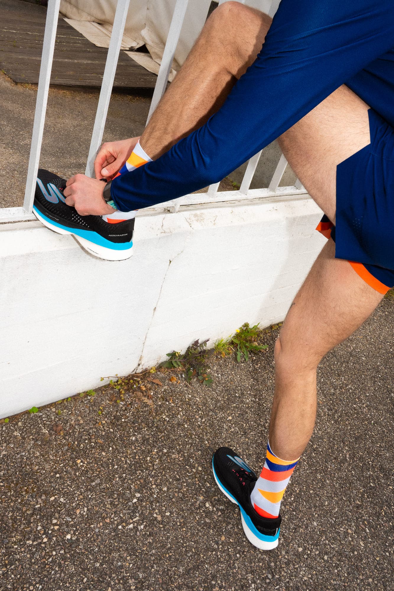 Skechers Aero Razor : une chaussure de running dynamique avec plaque nylon et mousse ATPU, idéale pour les entraînements rapides.