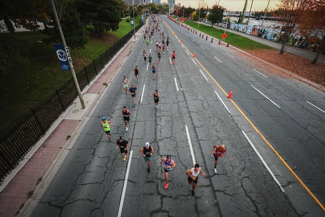 Comment s’inscrire au Marathon de Toronto 2026 ? Tarifs, dates, délais, transfert de dossard, limites, parcours, conseils : tout ce qu’il faut savoir.