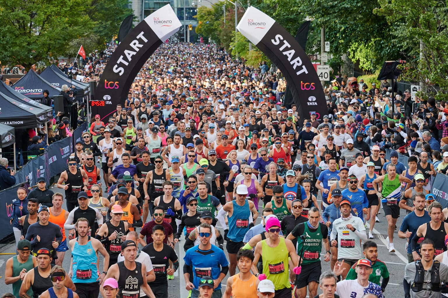 Comment s’inscrire au Marathon de Toronto 2026 ? Tarifs, dates, délais, transfert de dossard, limites, parcours, conseils : tout ce qu’il faut savoir.