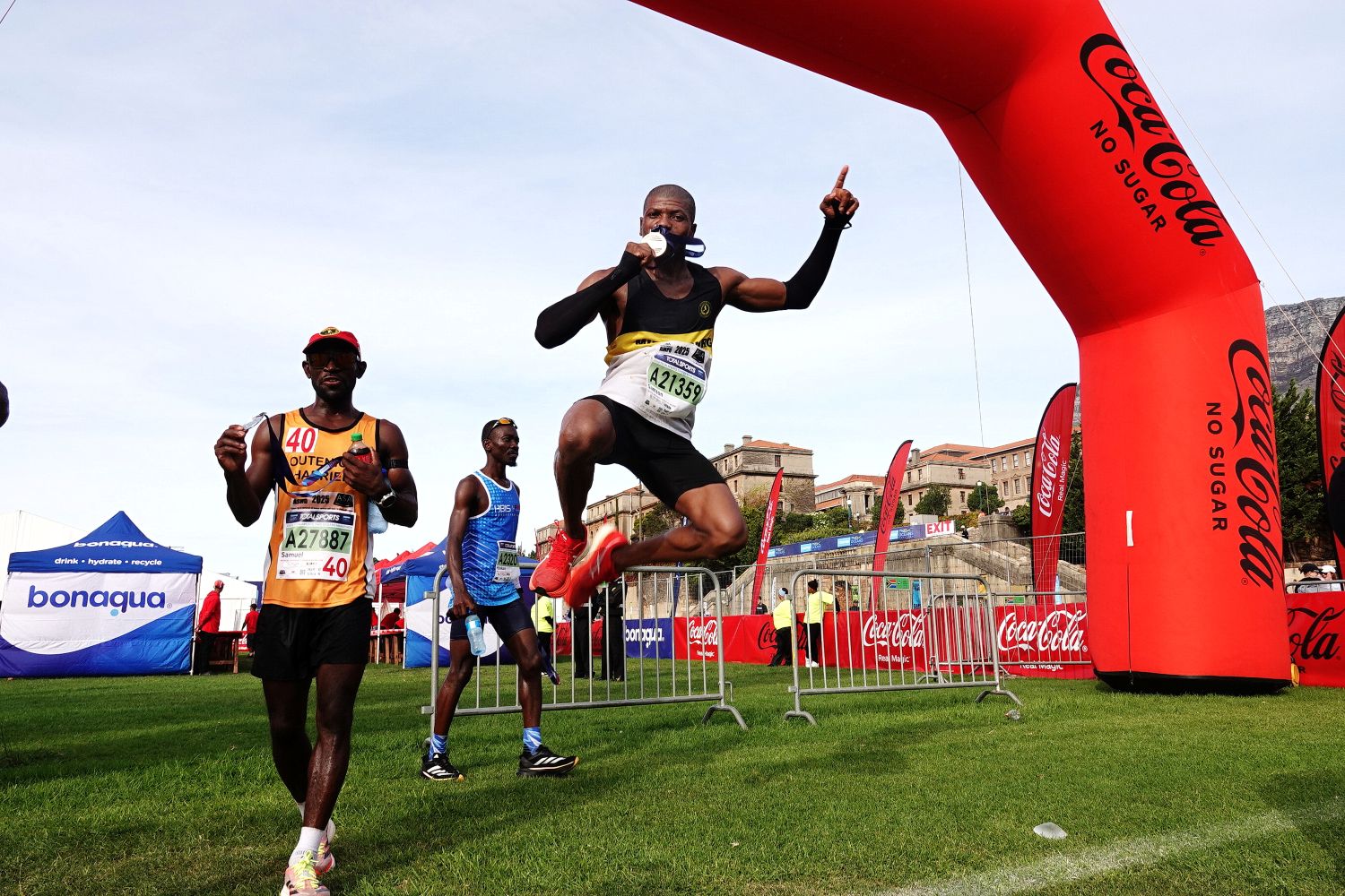 Loterie, temps qualificatifs... Tout savoir pour s'inscrire au Marathon Two Oceans à Cape Town, avec un ultra de 56 km et un semi-marathon.