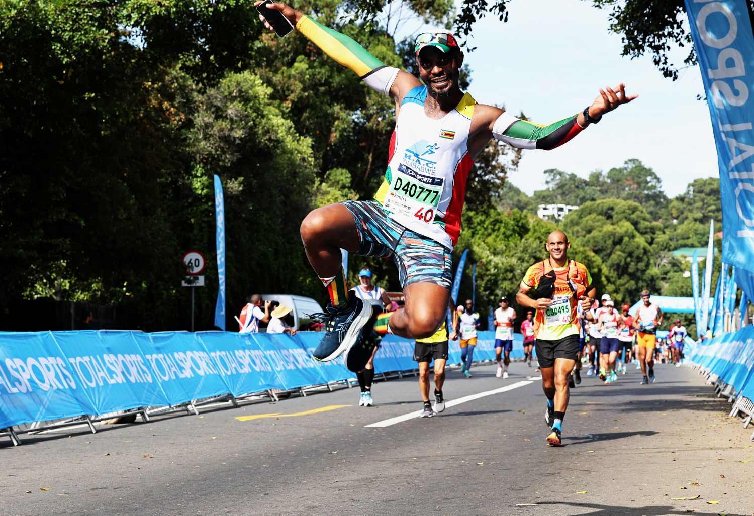 Loterie, temps qualificatifs... Tout savoir pour s'inscrire au Marathon Two Oceans à Cape Town, avec un ultra de 56 km et un semi-marathon.