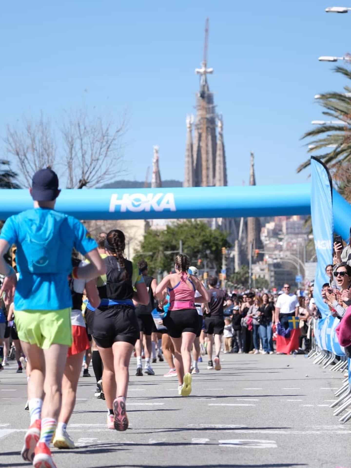 Marathon de Barcelone 2026 : l’Éthiopienne Fotyen Tesfay signe le 2e meilleur chrono de l’histoire en 2h10’51 pour ses débuts. Résultats, performances et faits marquants.