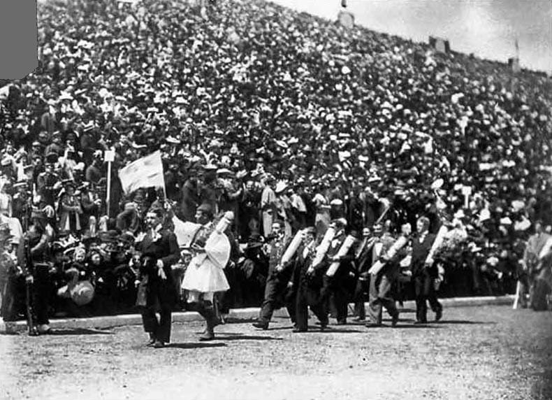 Depuis 1896, la distance du Marathon a construit à grandes enjambées son mythe. Son premier champion olympique ? Spyrídon Loúis.