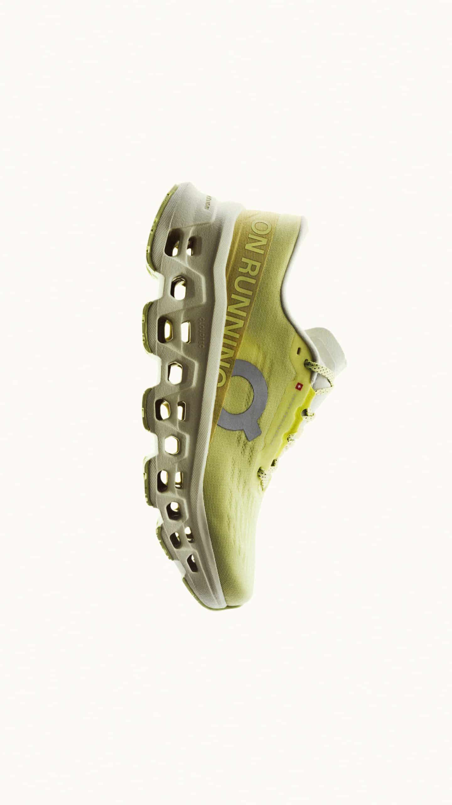 On dévoile la Cloudmonster 3 et décline sa franchise phare en trois versions : Cloudmonster 3, Hyper et LightSpray Hyper. Plus de rebond, plus d’efficacité et une vraie différenciation d’usage pour les runners en quête d’une daily trainer dynamique ou d’une super trainer ambitieuse.